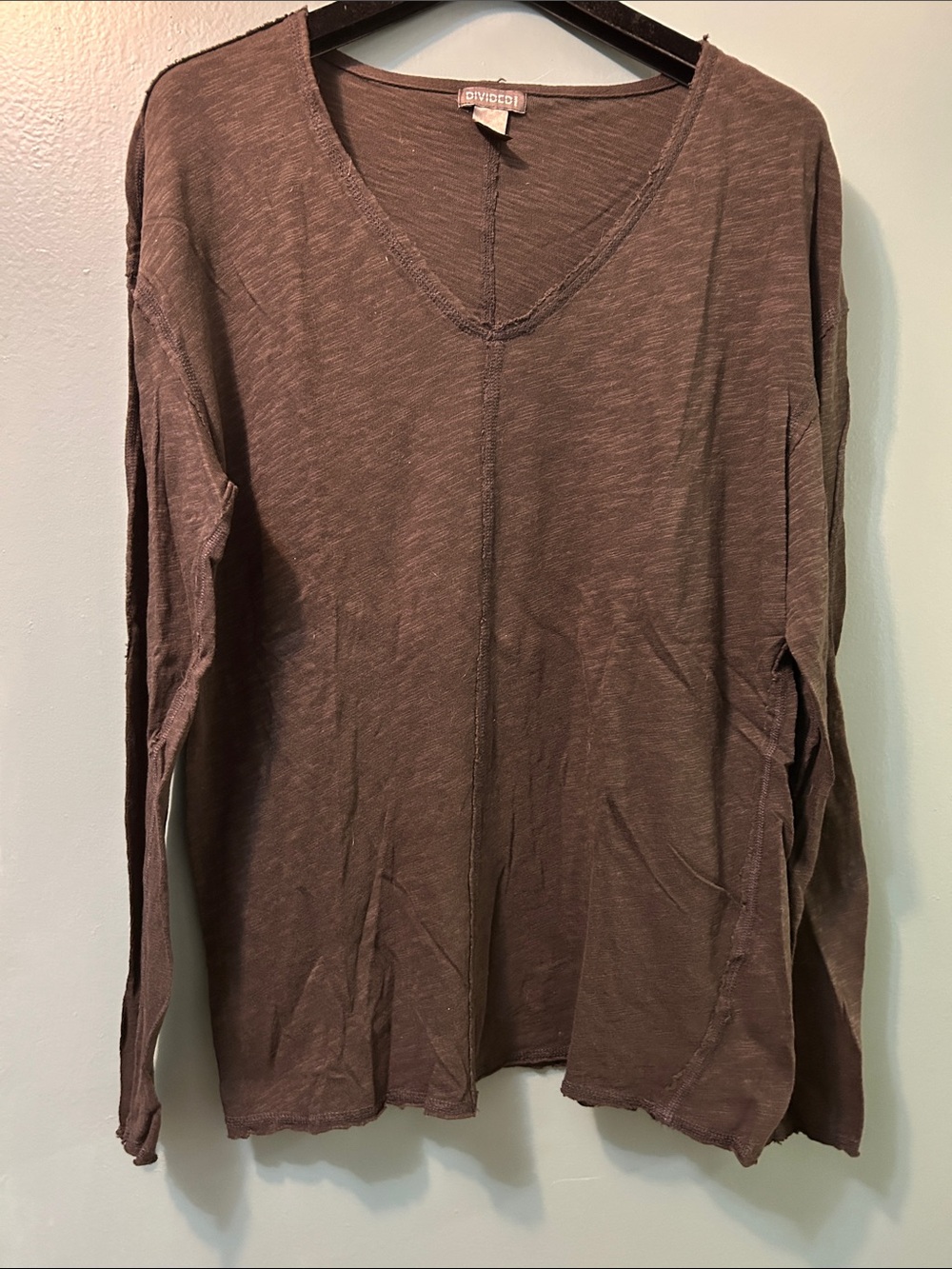 Men’s Divided Chocolate Brown V‑Neck Raw Edge Long Sleeve Tee BRAND NEW NO TAG